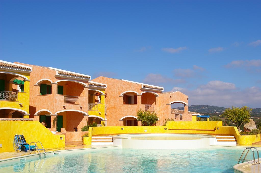 Appartamenti Residence Zodiaco Porto Pozzo Exteriör bild